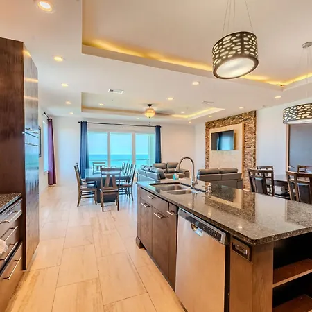 5 Bedroom Beachfront Condo - 2Nd Floor
